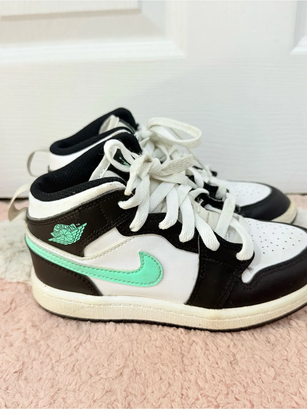 Nike Kids Black, White & Mint High-Top Sneakers
